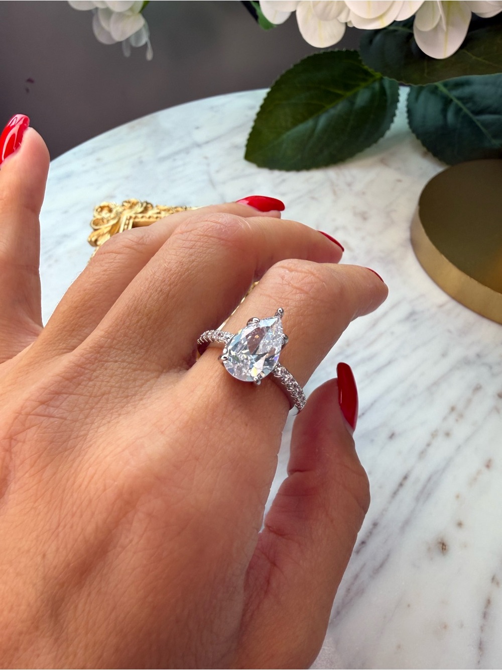 Gold engagement Statement halo ring - Picture 4 of 5